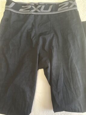 2XU Black Athletic Compression Tights with Gray Logo Waistband men’s sized XL